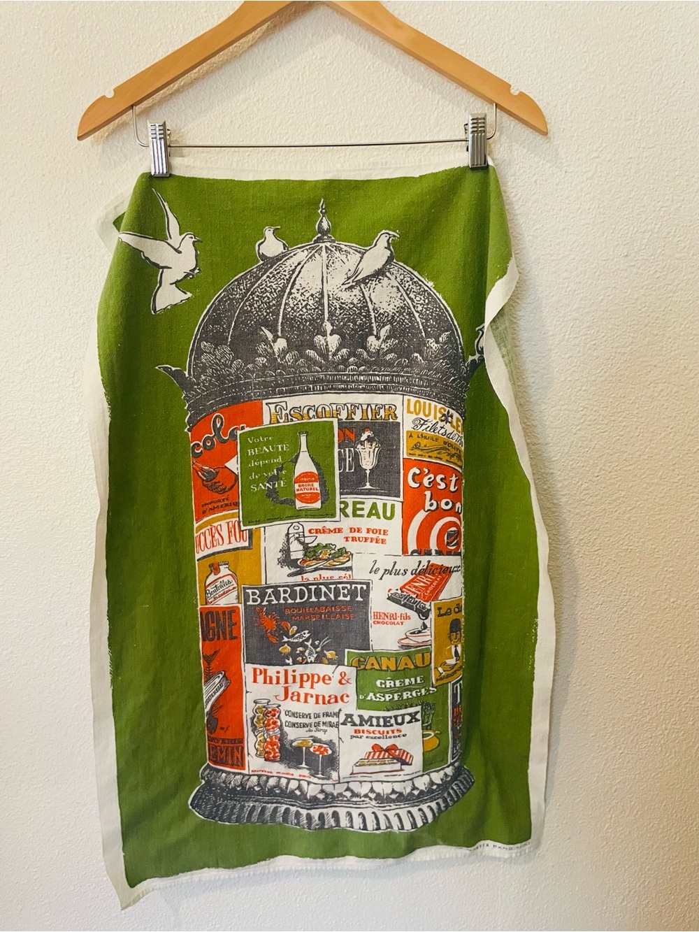 Large vintage Martex hand print tea towel Paris news kiosk 34" x 20" c1960s
